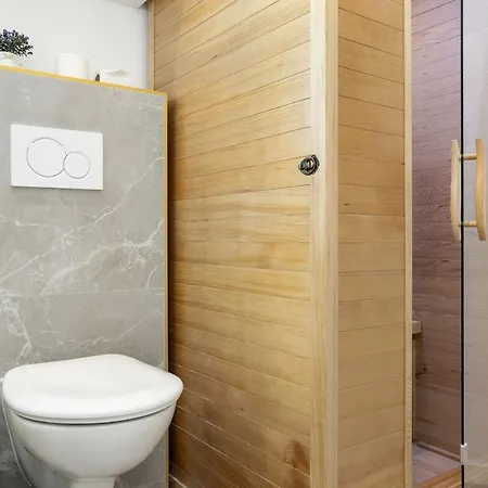 Wehost D1 - Sea, Sauna & Sun - 2pers Appartement Nice